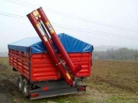 używana przyczepa tandem 10 ton rok produkcji 2013 czerwona z niebieską plandeką
