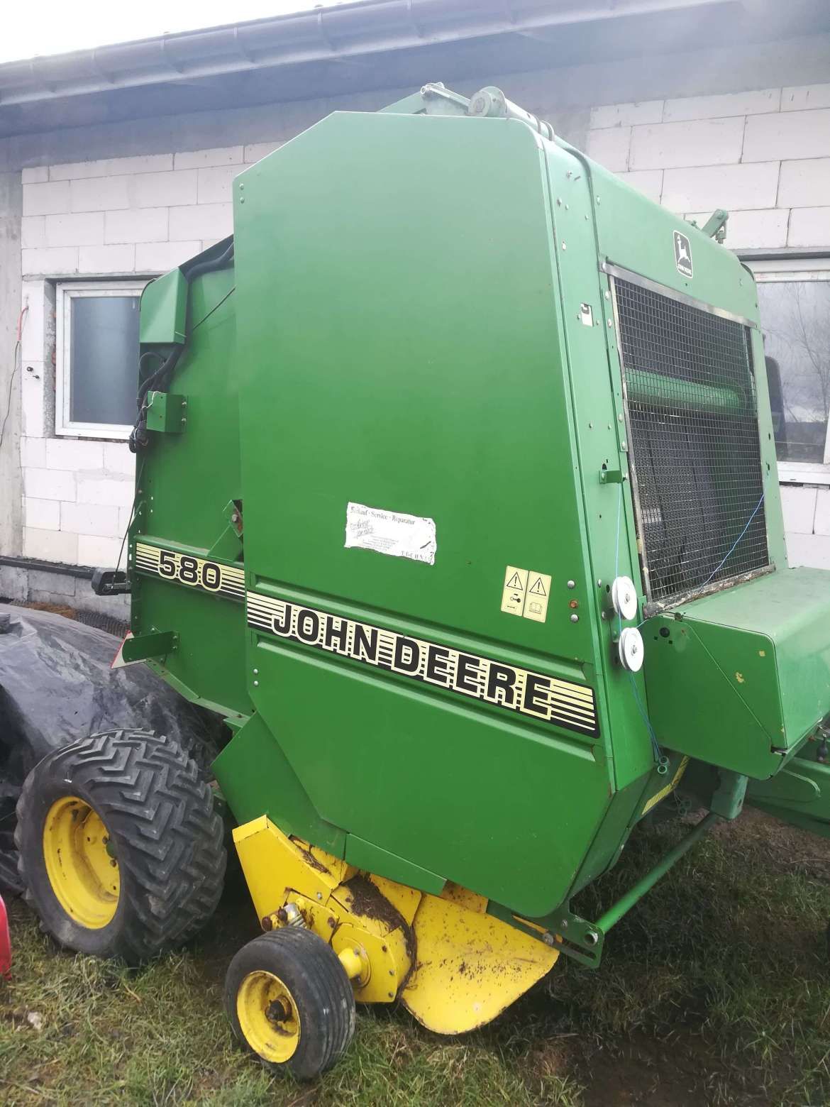 john deere prasa rolująca zmiennokomorowa model 580 używana 