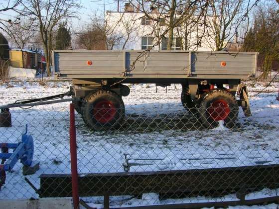 Używana  Przyczepa rolnicza IFA 6T 1989 r widok z lewej strony