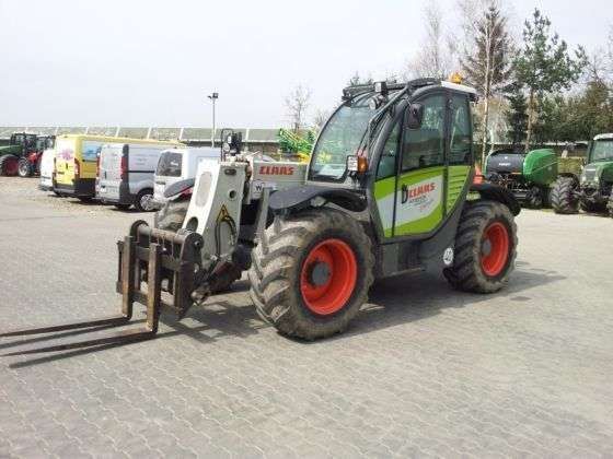 Używana Ładowarka teleskopowa Claas Scorpion 6030 na utwardzonym placu 