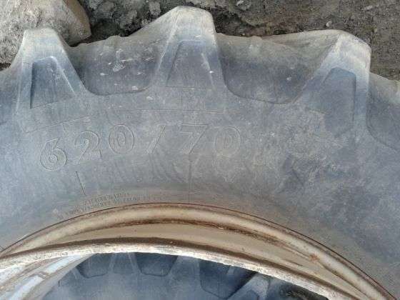 Widok boczny używanej opony Kleber w kołach bliźniaczych 620/70R42 korbanek.pl