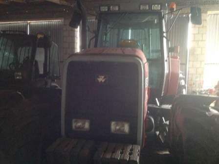 Ciągnik Massey Ferguson 8140 przód obciążniki przednie korbanek używany w stanie dobrym