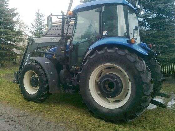 Ciągnik rolniczy New Holland TD80D Plus z ładowaczem używany