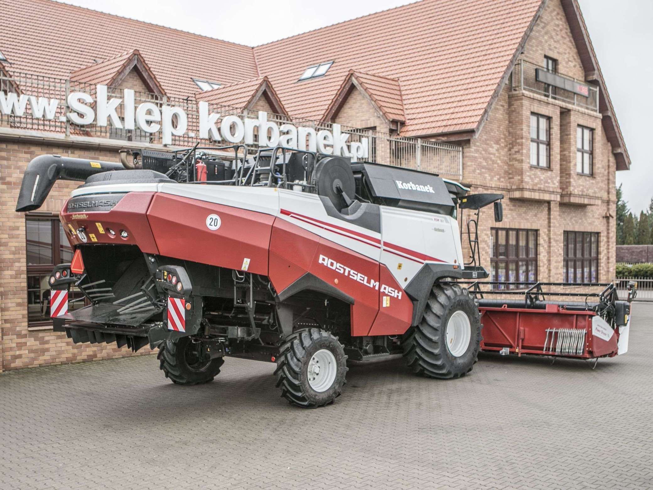 Kombajn zbożowy Rostselmash RSM 161 z hederem 7 m oferta korbanek.pl