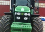 Przód maszyny rolniczej John Deere JD 7730
