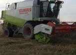 Używany Kombajn Claas Lexion 430 rok produkcji 2003 podczas pracy w polu