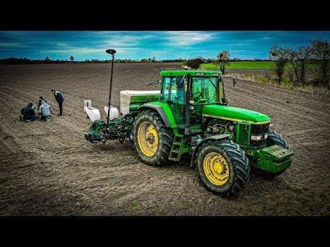 Embedded thumbnail for John Deere trochę PALI w polu ale jestem bardzo zadowolony