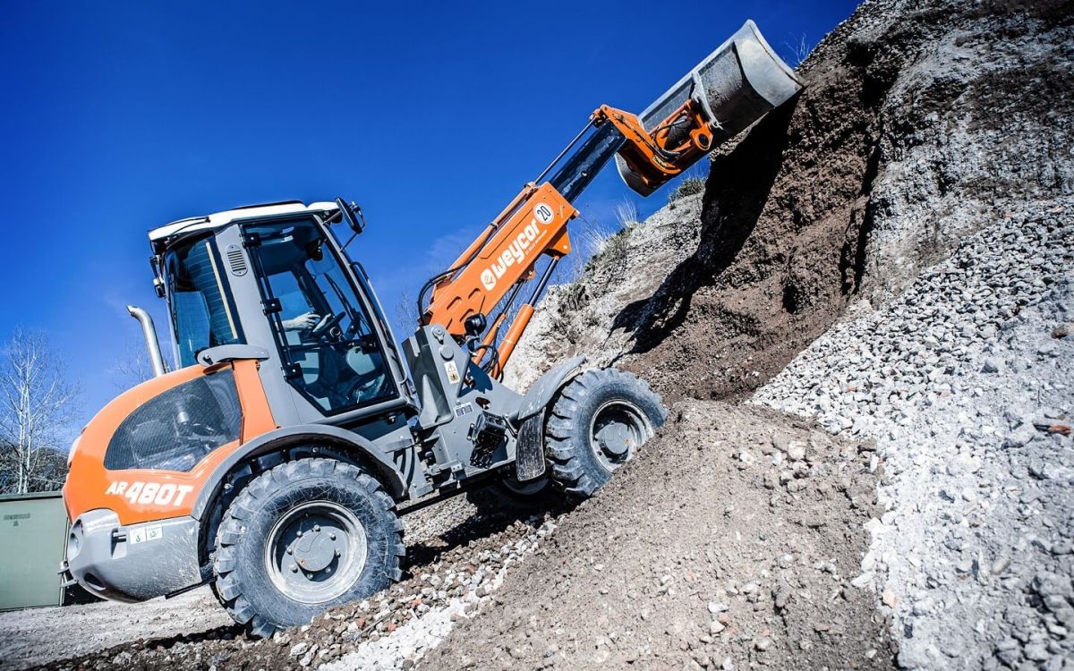 Atlas Weycor 400 Korbanek podczas pracy z łyżką Atlas Weycor 400 Korbanek praca z łyżką