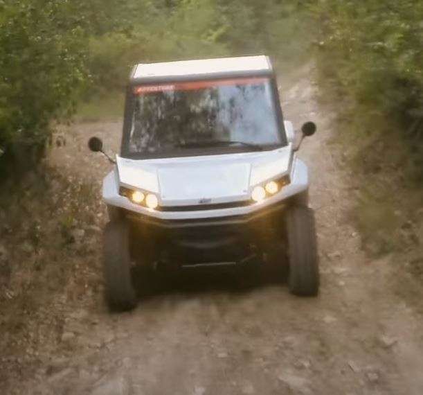 Corvus Adventurer T900 silnik i maska