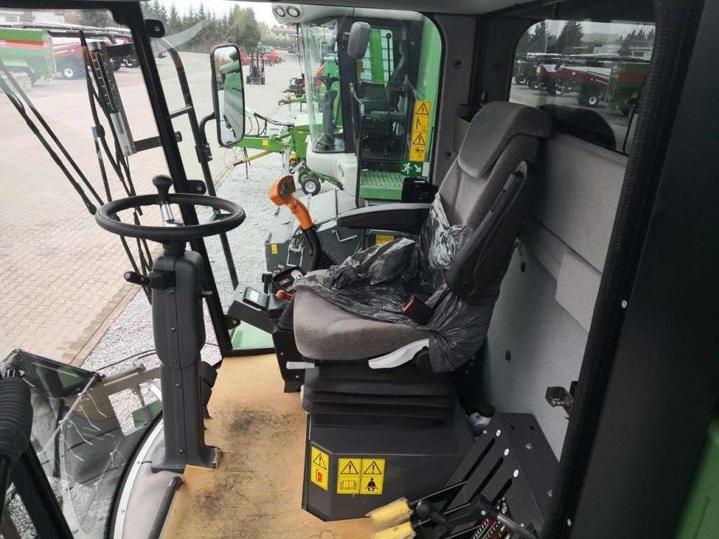 Tył komabjnu Fendt 5180E Fendt 5180E widok z tyłu