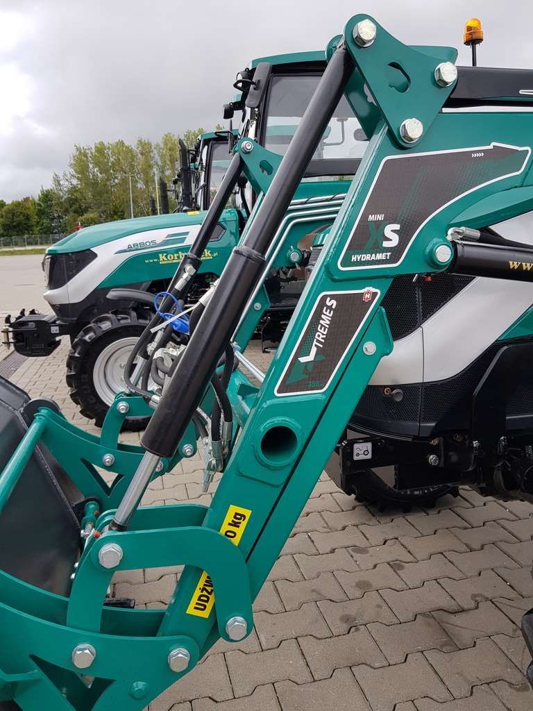 Stopy podporowe w ładowaczu Xtreme S mini