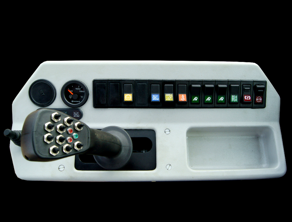 Joystick i panel obsługowy opryskiwacza HERKULES Joystick i panel obsługowy opryskiwacza HERKULES