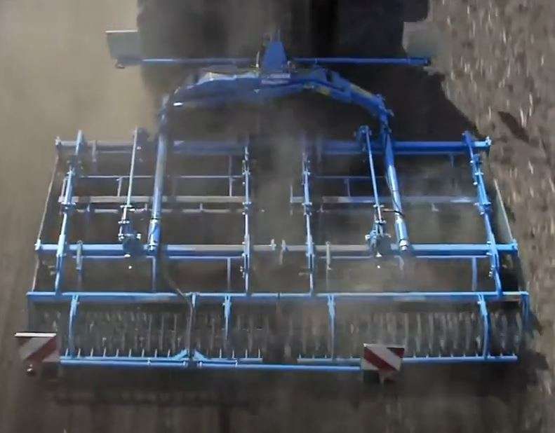 Rostselmash Vector 425 heder kopiowanie terenu Rostselmash Vector 425 spręzyny odpowiedzialne za mechaniczne kopiowanie terenu
