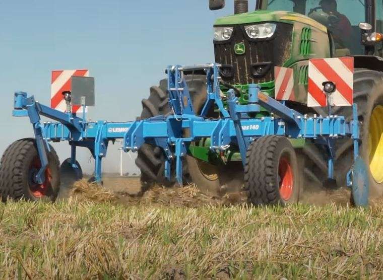Kultywator Lemken Topas z przodu Lemken Topas z przodu