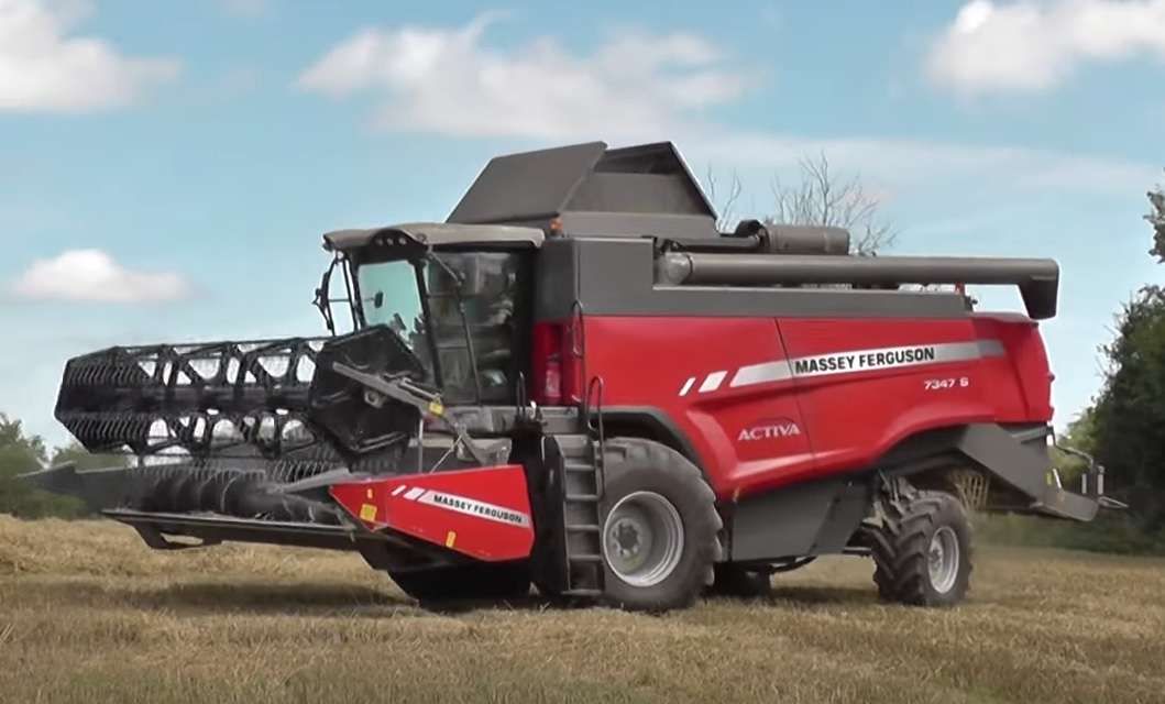 Kombajn MF Activa S na polu