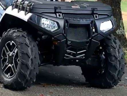 Polaris Sportsman XP 1000 touring z przednim bumperem