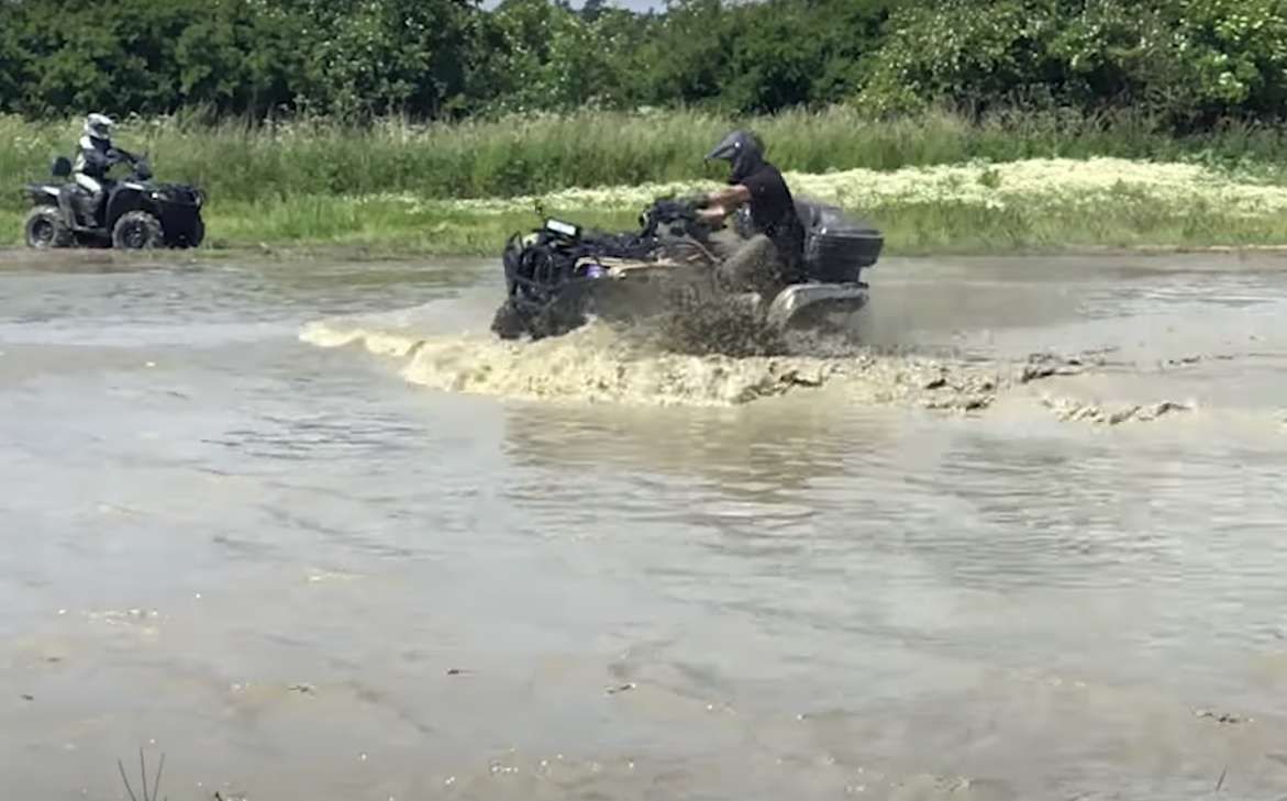 Polaris 570 SP podczas jazdy w terenie