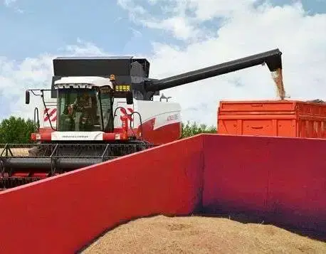 długa rura wyładowcza górny wysyp kombajnu Acros Rostselmash górny wysyp długa rura wyładowcza ziarna kombajnu Acros Rostselmash