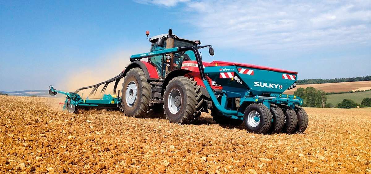 Agregat uprawowo-siewny o dużej szerokości roboczej