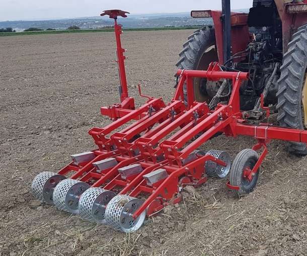 Siewnik mechaniczny do warzyw Unia KRUK Siewnik mechaniczny do warzyw Unia KRUK